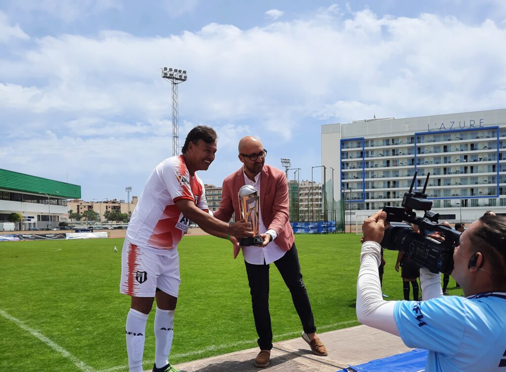 alcalde dulsat entrega la copa afia