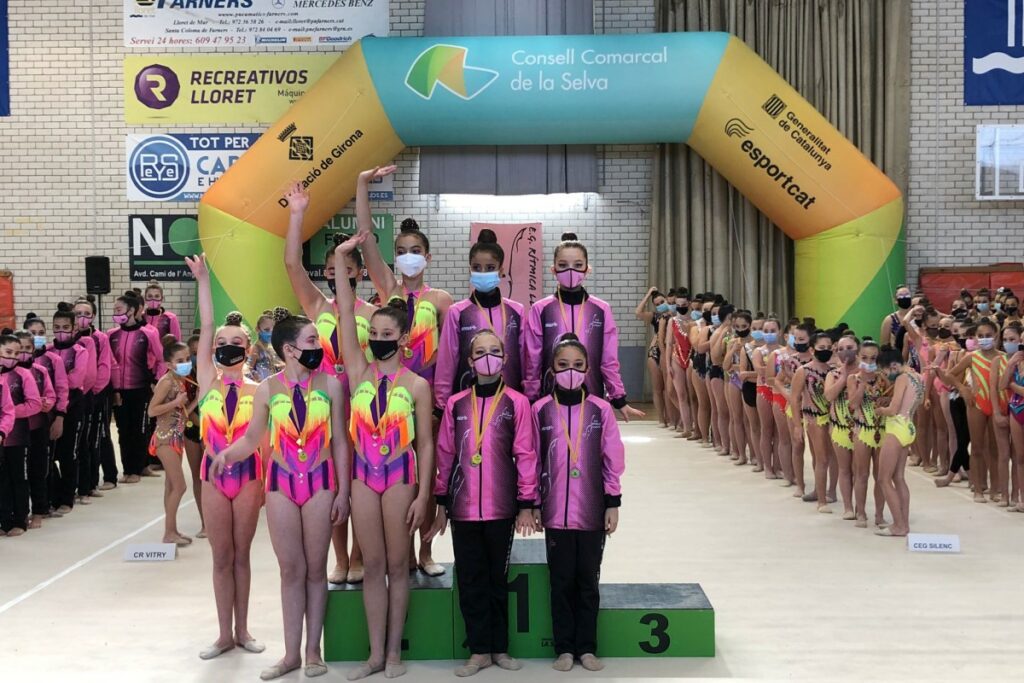 L'equip aleví (Escola Gimnàstica Rítmica Lloret)