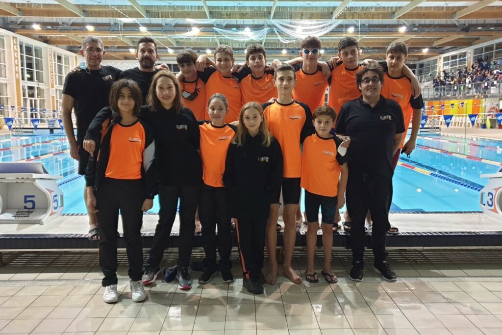 Tots els participants del club (Club Natació Lloret)