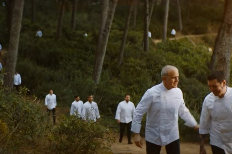 Imatge de l'anunci d'Estrella Damm als boscos de Lloret