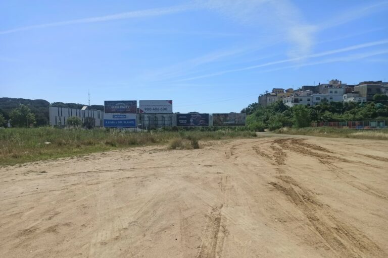 Els terrenys on s'habilitarà l'aparcament dissuasiu