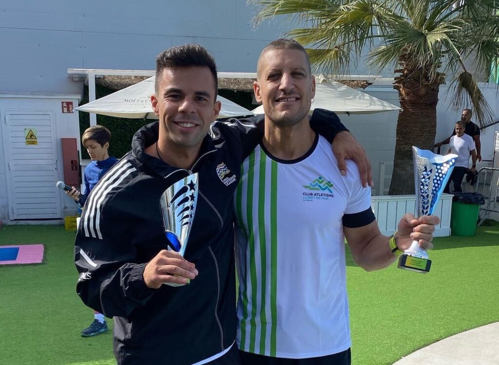 Arnau Esbri i Juan Daniel Castillejo, amb les copes (Instagram)
