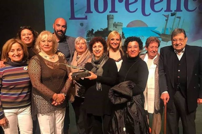 Les dones de l'Aurora quan van rebre el guardó Sa Gavina (L'Aurora)