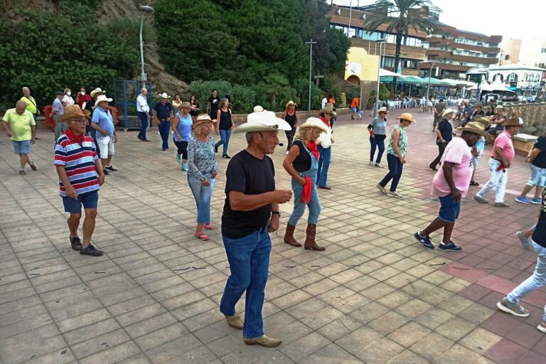 Ballada de country de la gent gran a la Roca d'en Maig, aquest setembre