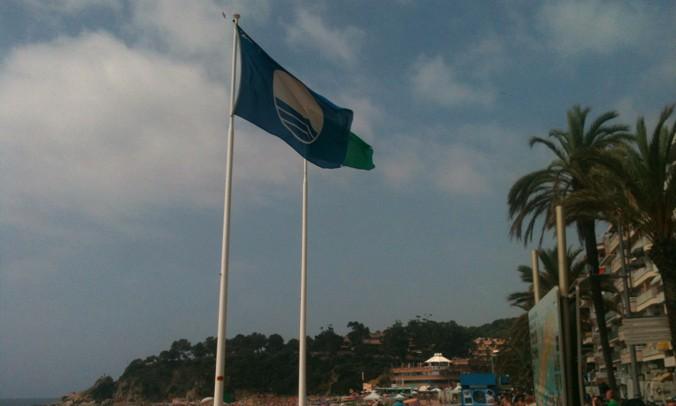 Quatre platges de Lloret renoven la Bandera Blava de qualitat
