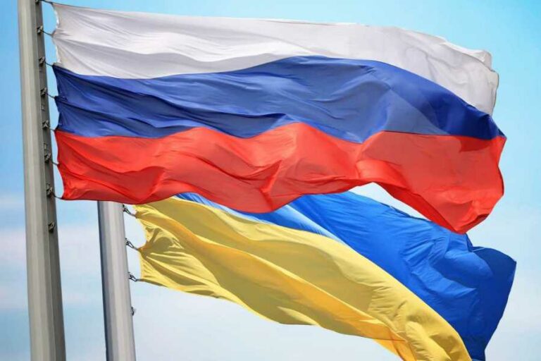 Banderes russa i ucraïnesa