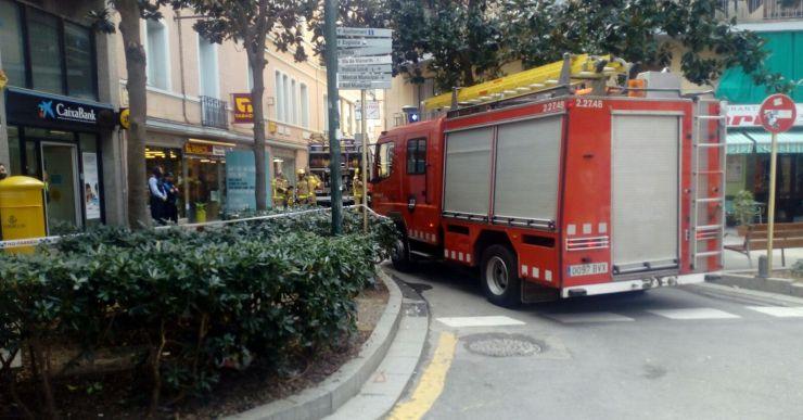 Desallotgen una oficina bancària de Lloret pel fum causat per una avaria