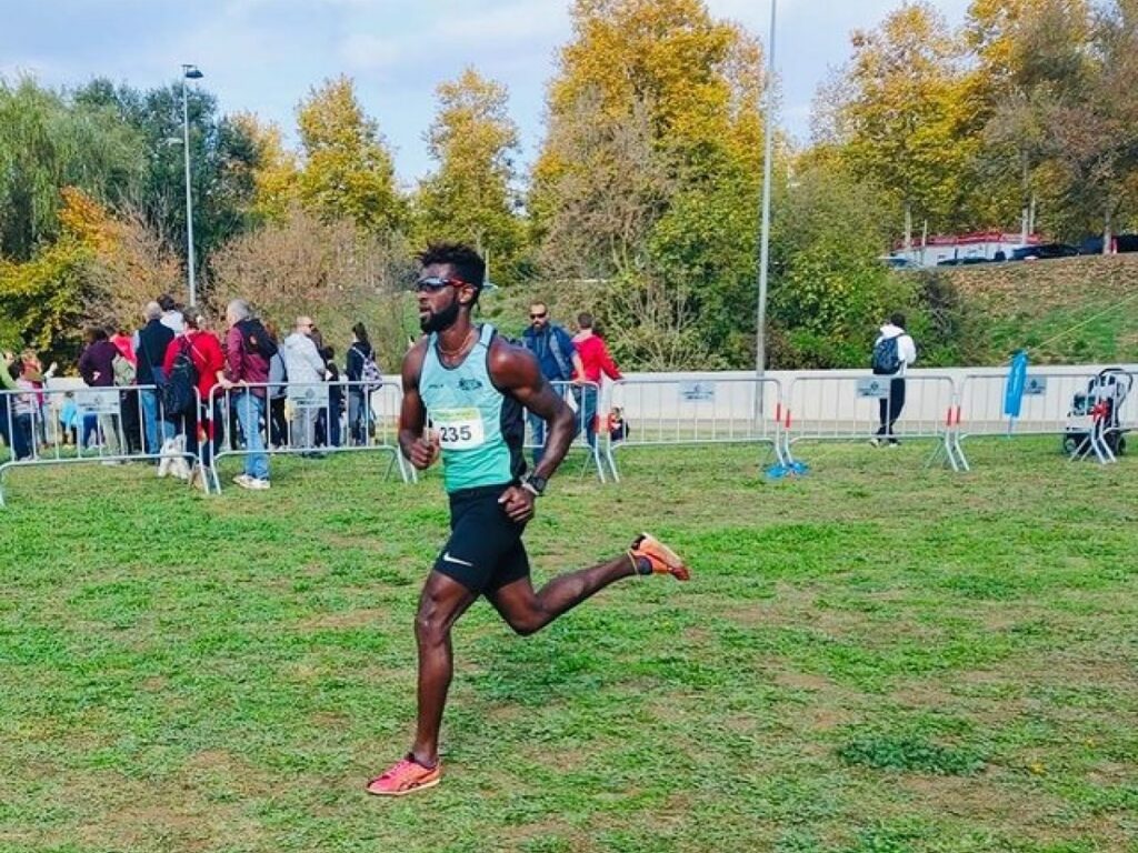 Buba Sabaly, al cros de Girona (Club Atletisme Lloret - La Selva)