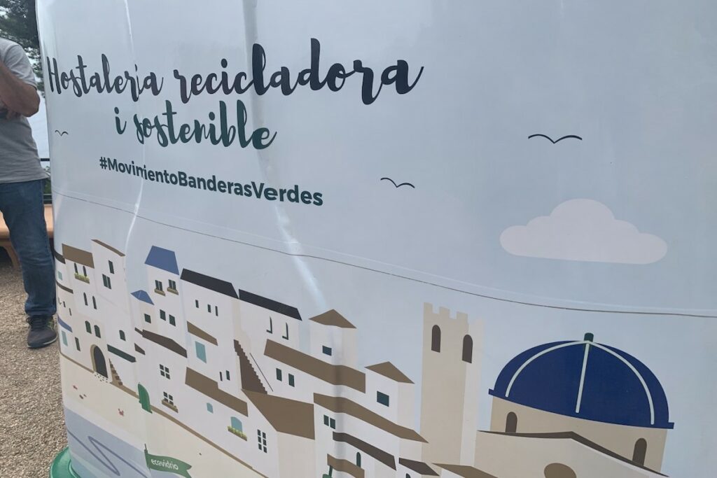 Un dels contenidors de la campanya d'Ecovidrio