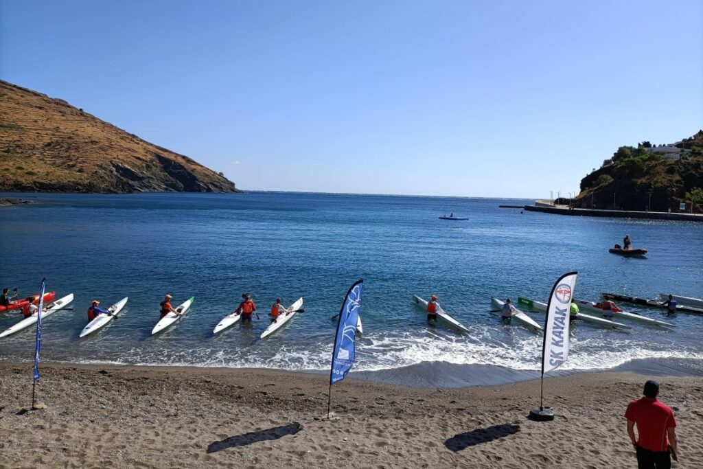 Els caiacs preparats per a la prova (Club Caiac Lloret)