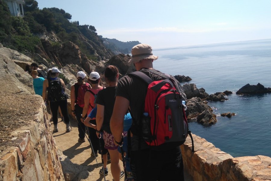 Passejant pel camí de ronda (Lloret Turisme)