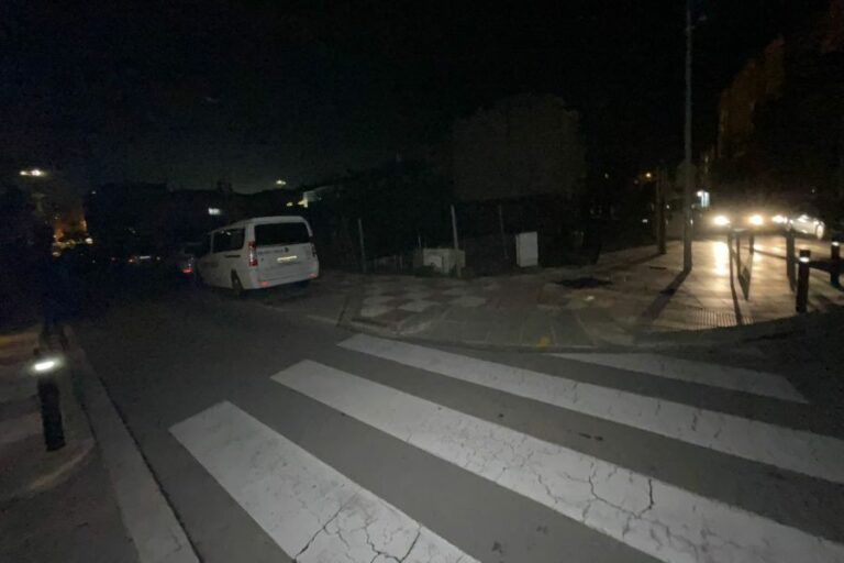 Una cruïlla de Can Sabata, sense llum (Cs Lloret).