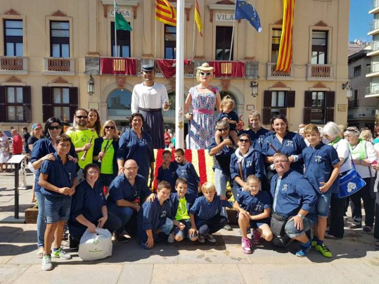 L’Associació de Gegants i Capgrossos de Lloret organitzen aquest dissabte una plantada i una cercavila