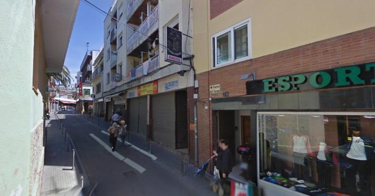 Un incendi obliga a desallotjar una vintena de persones