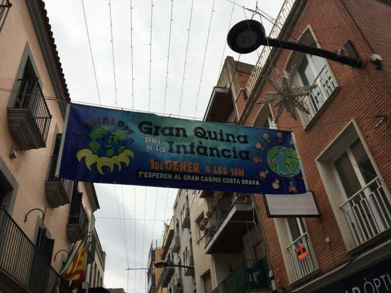 Lloret comença l’any ballant ‘sardanes a l’alba’ i amb la quina de l’esplai Shalom