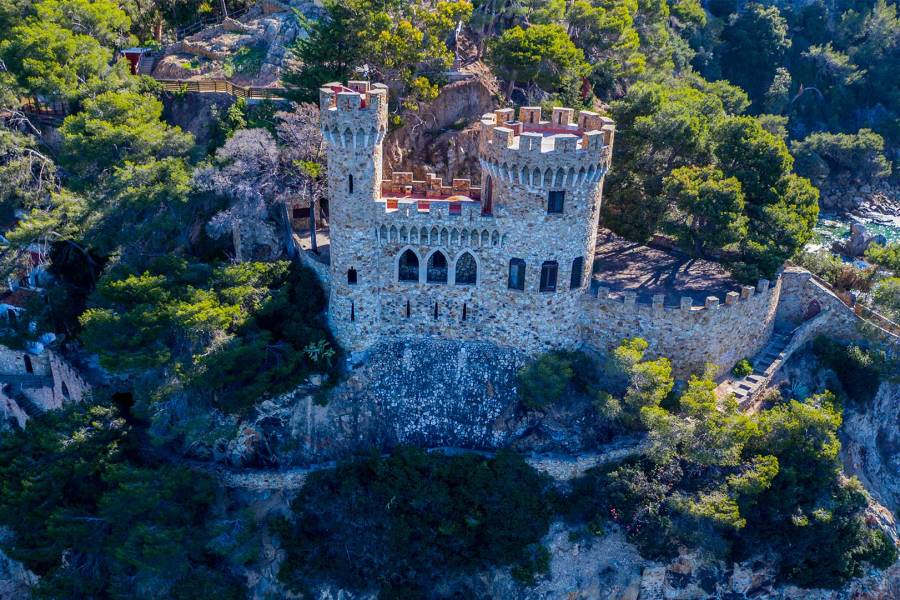 Fotografia àeria del castell d'en Plaja.