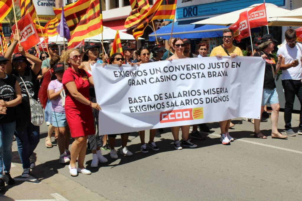 Un dels principals reclams és per al Gran Casino Costa Brava de Lloret de Mar