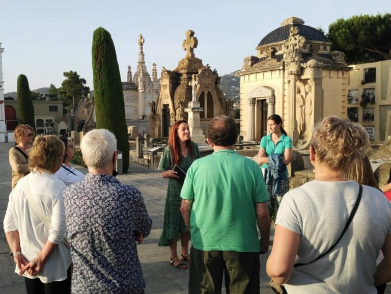 La visita al cementiri amb Marina Garcia