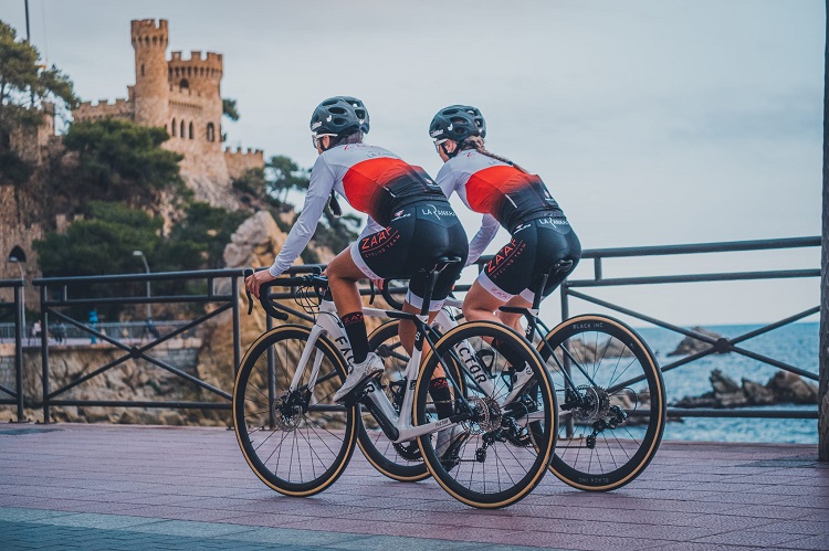 Un dels equips femenins de ciclisme.