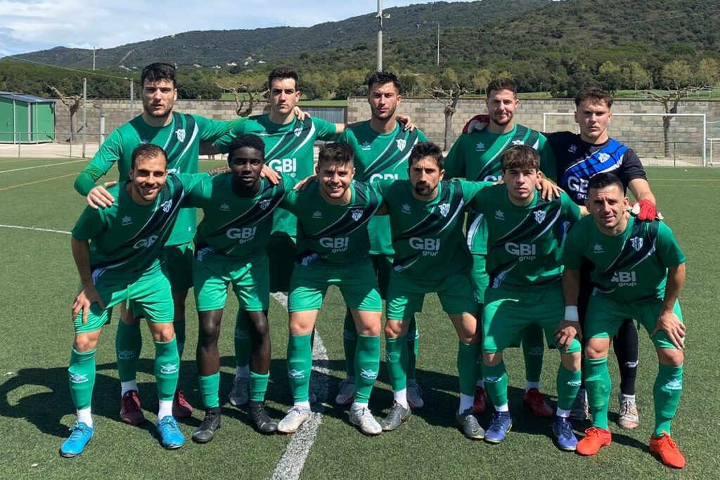 L'onze inicial, abans del partit (Club Futbol Lloret)