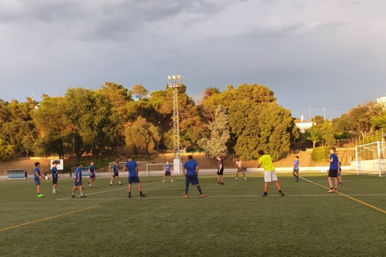 Un entrenament al camp del Molí (Club Futbol Lloret)