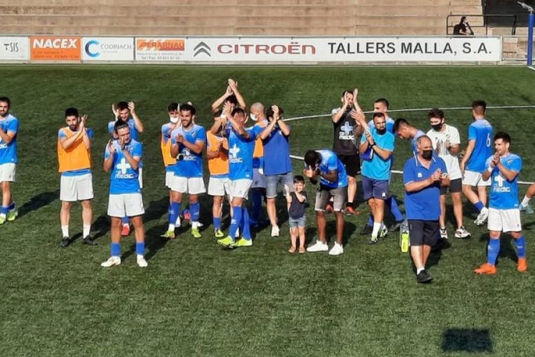 L'equip, al final del partit (Club Futbol Lloret)