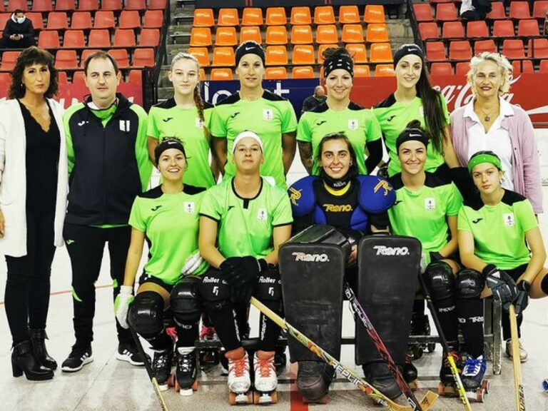 El primer equip femení (Club Hoquei Lloret)