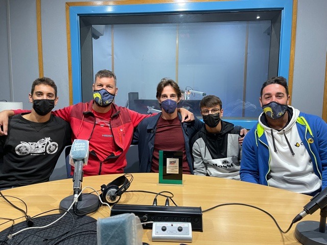 Alguns membres del Club Tennis Lloret, als estudis de la ràdio
