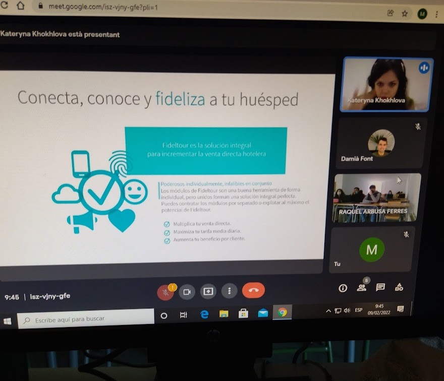 Una de les sessions teòriques virtuals (Institut Coll i Rodés)