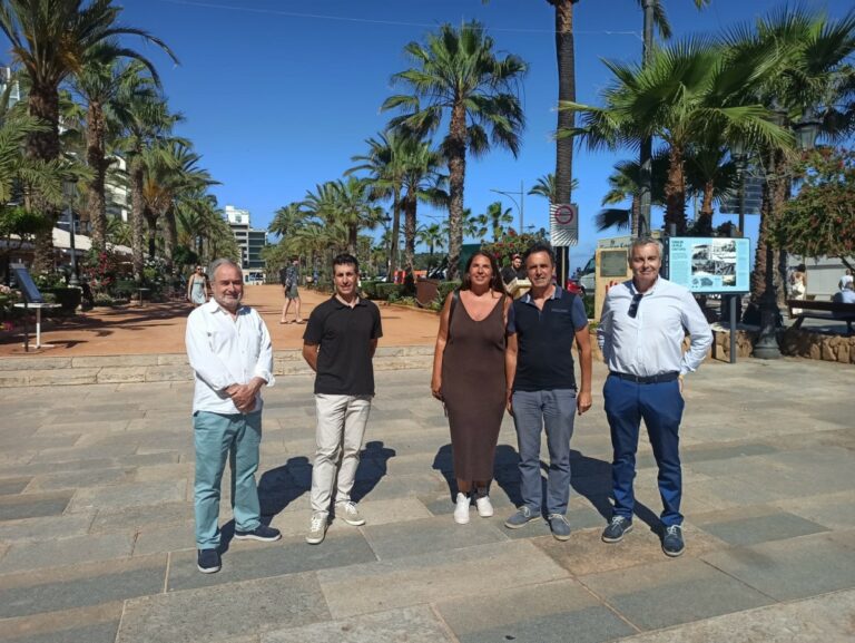 Marc Parés (segon per l'esquerre), a la visita a Lloret