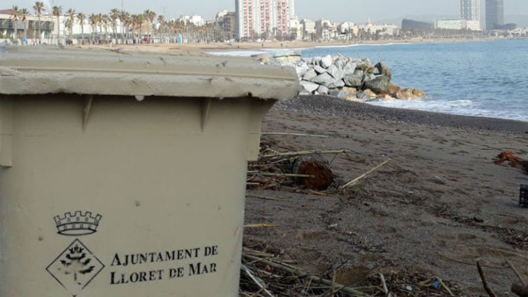 El Glòria hauria arrossegat un contenidor de Lloret de Mar fins a la platja de Barcelona
