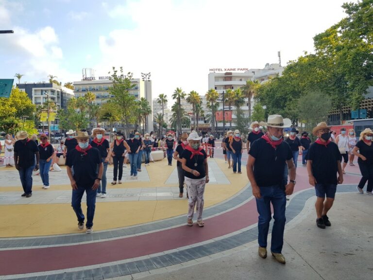 Una ballada del grup de country, fa unes setmanes (Casal Municipal de la Gent Gran)