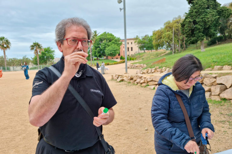 Uns veïns participant al segon cribratge (Ajuntament de Lloret de Mar)