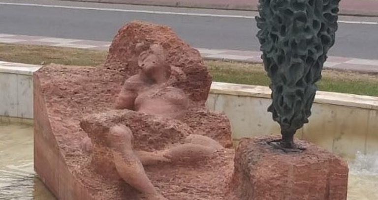 L’Associació de Dones l’Aurora busca el millor retrat de l’escultura de Dafne a Lloret