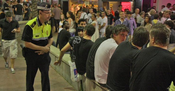 3 detinguts per tràfic de drogues i 11 actes per prostitució a la via pública