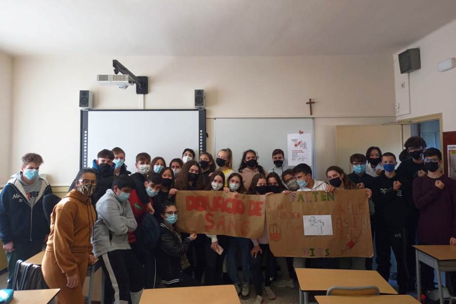 Els alumnes de 3r d'ESO, que han col·laborat amb la campanya (Col·legi Immaculada Concepció)