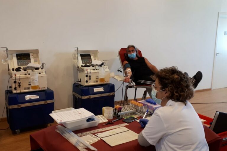 Donació de plasma, al Teatre de Lloret (Banc de Sang i Teixits de Girona)