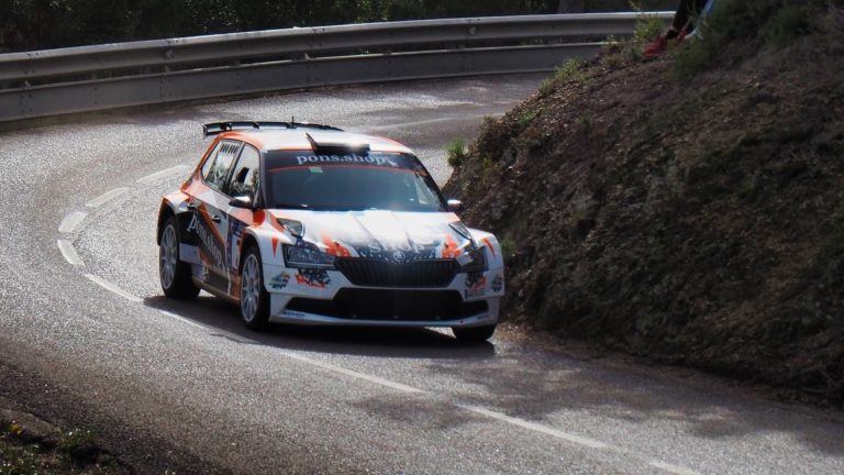 Eduar Pons i Cándido Carrera en durant un tram del Rally Lloret 2021