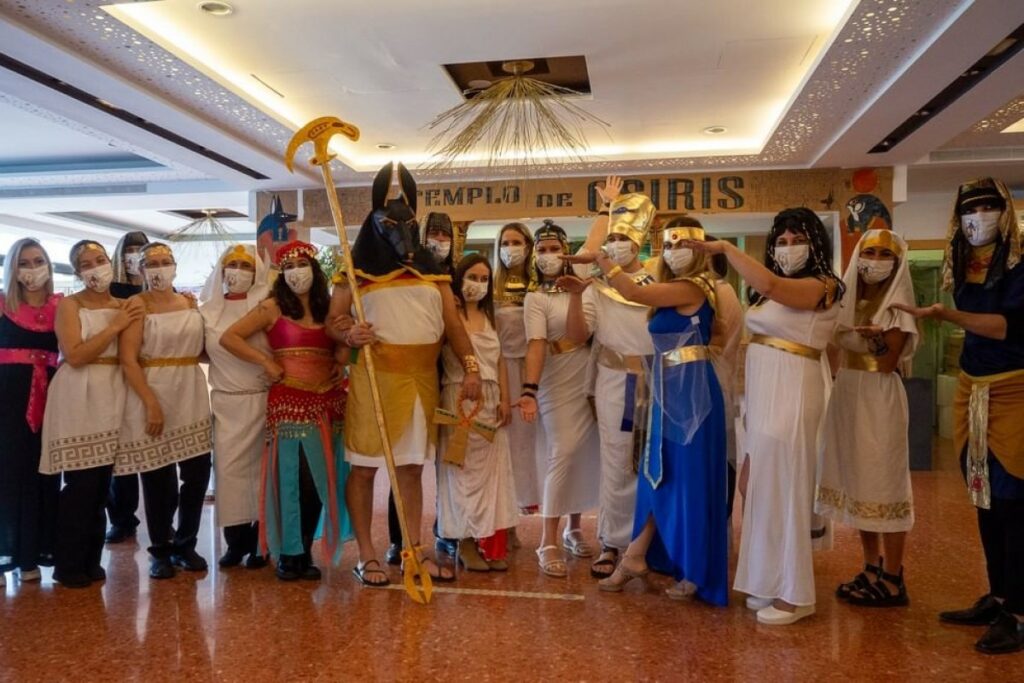 Els egipcis de l'Hotel Samba (Ajuntament de Lloret de Mar)