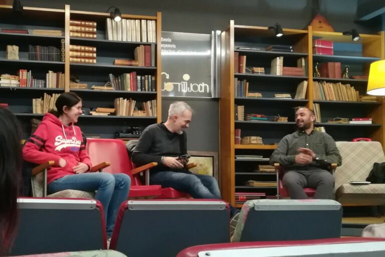 Eli Ramírez i Jordi Domènech, a la presentació del poemari (Aina Homs)
