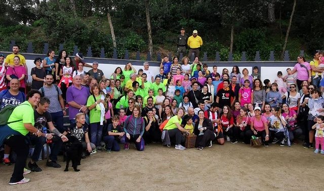 Un dels grups formats a la neteja del 2019 (Estimem Lloret)