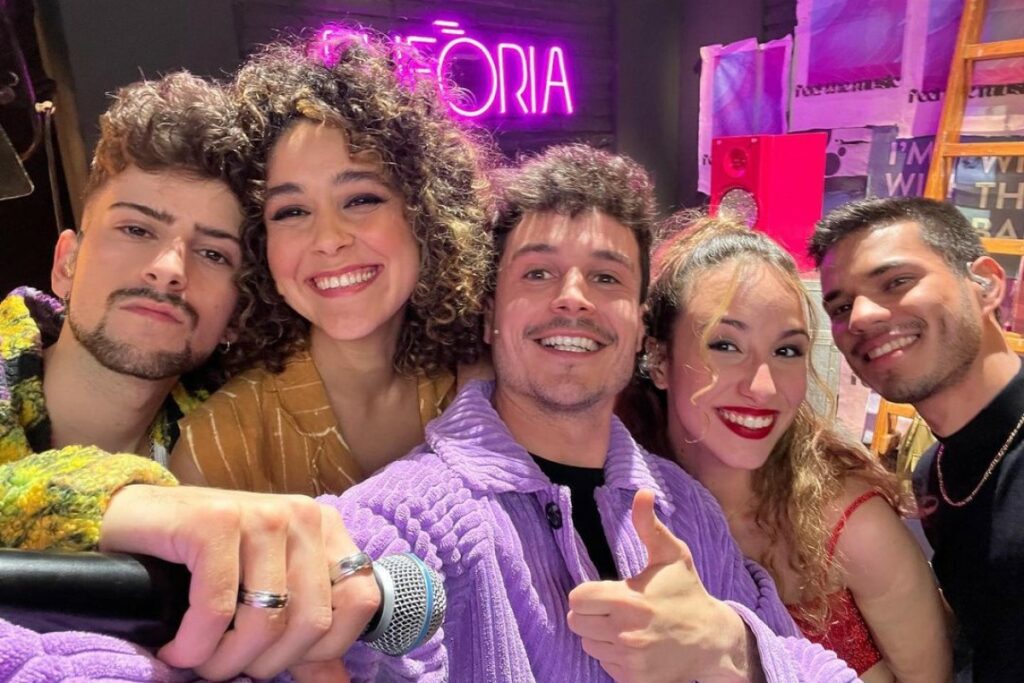 Laura Gibert amb Miki Núñez i alguns companys d'Eufòria (TV3)