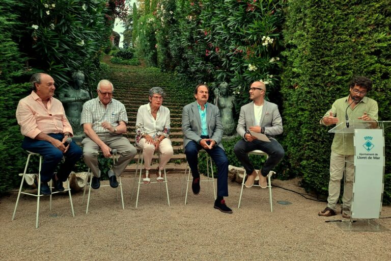 Els exalcaldes amb l'actual alcalde, en la celebració dels 25 anys de gestió municipals dels Jardins de Santa Clotilde