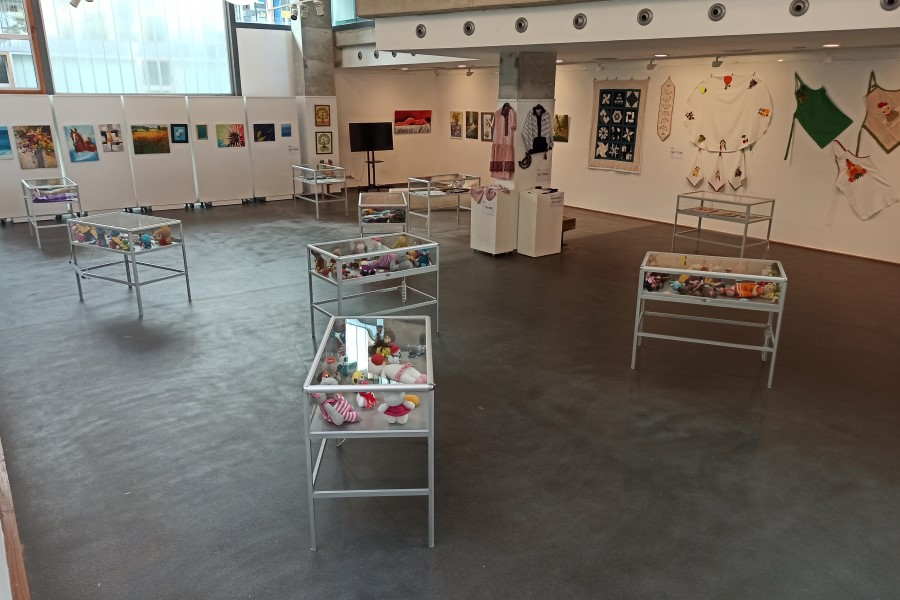 Vista de l'exposició de la gent gran i dels centres cívics de la Casa de la Cultura