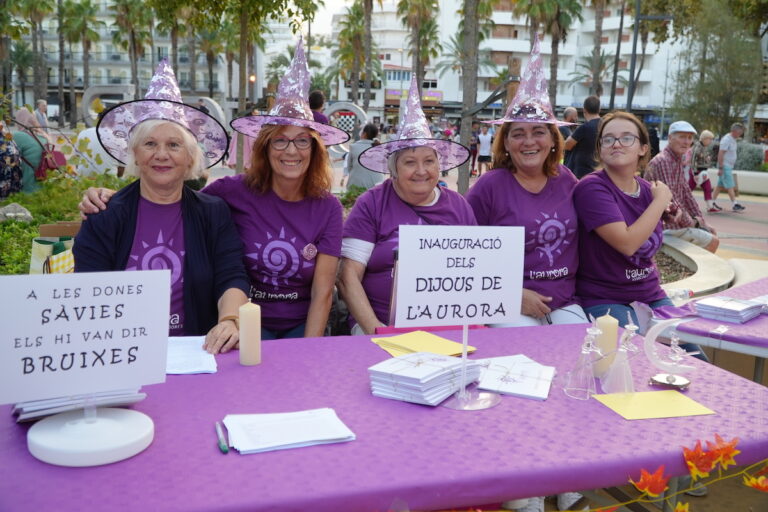 Les dones de l'Aurora, a la primera Fira de Bruixes