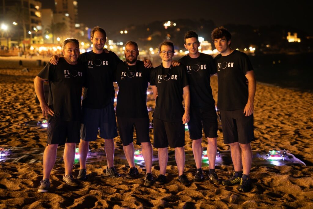 Els representants de l'empresa, a Lloret (Flock Drone Art)
