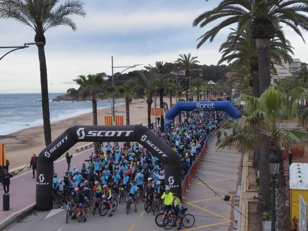 Sortida de la Gran Fondo Lloret Costa Brava.