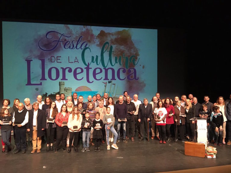 L’associació Aurora rep el guardó Sa Gavina, per la seva tasca a favor de les dones