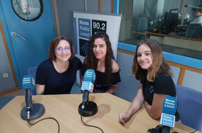 Sònia Blanco i Taylor Van Zanvoort, de l’Institut Coll i Rodés, guanyen el concurs FRUITASONG