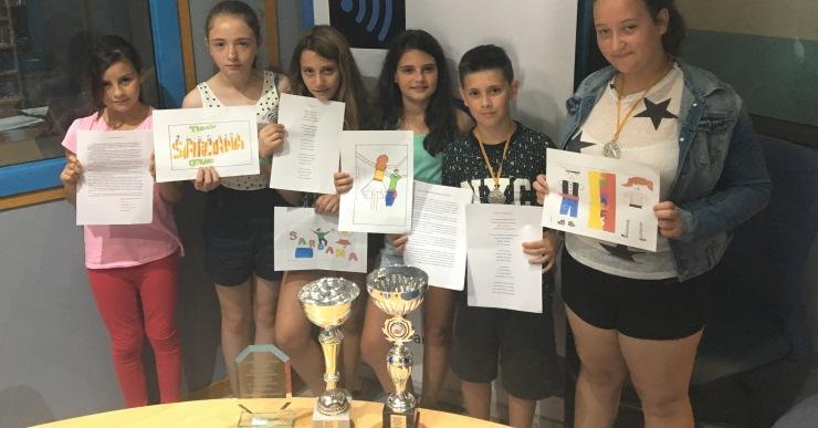 L’escola Pere Torrent guanya vuit premis en un concurs que té la sardana de rerefons